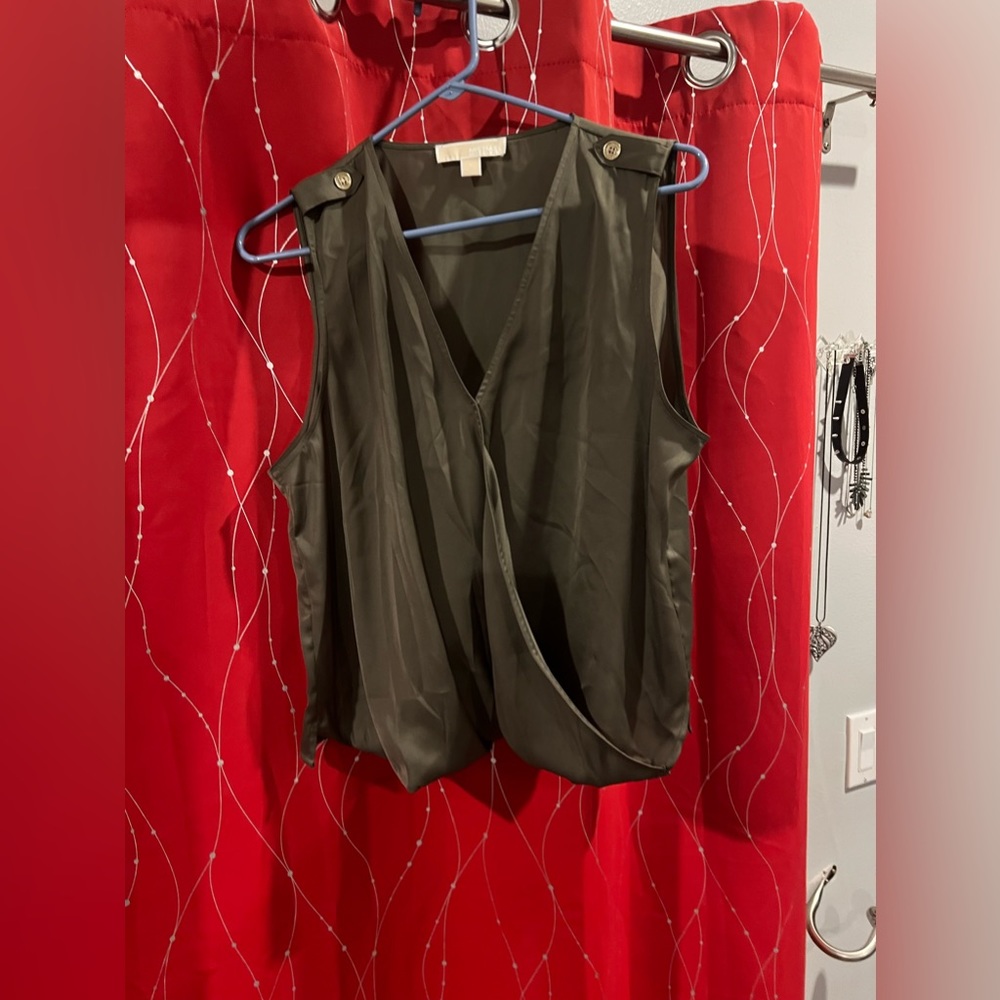 Michael Kors size large sleeveless blouse!